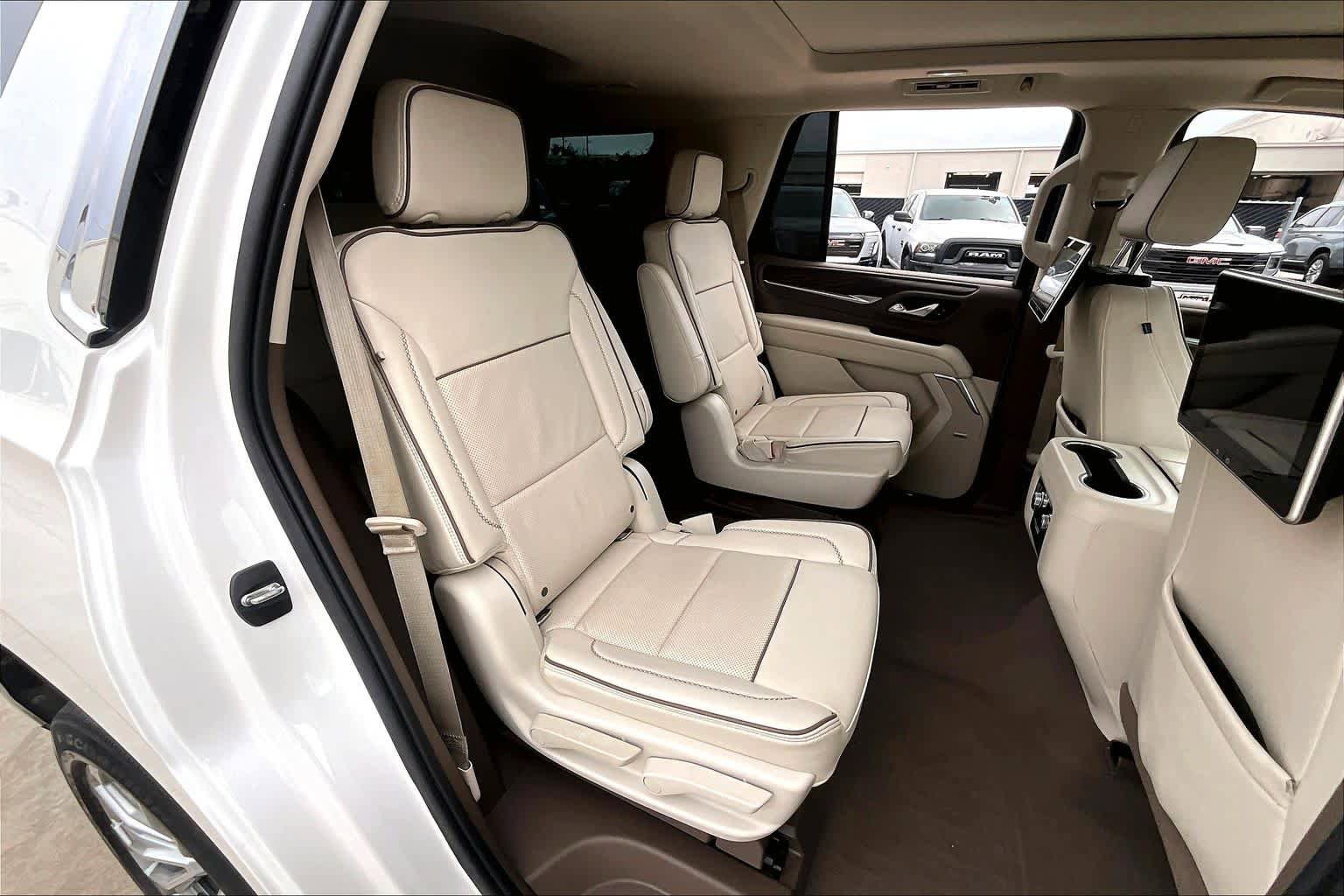 Used 2021 GMC Yukon Denali w/ Denali Premium Package RWD image 20