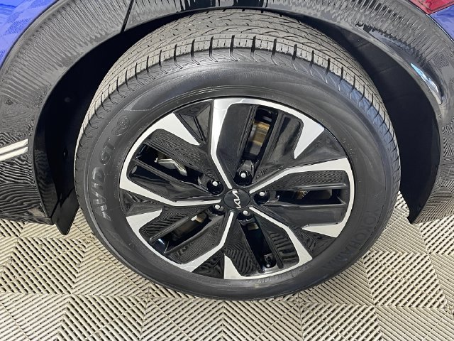 Certified 2023 Kia EV6 Wind AWD/4WD image 18