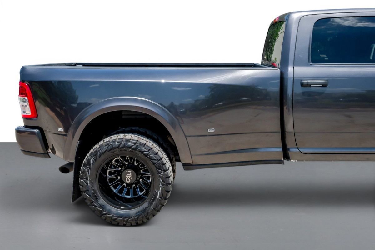 Used 2024 RAM 3500 Tradesman w/ Chrome Appearance Group AWD/4WD image 7