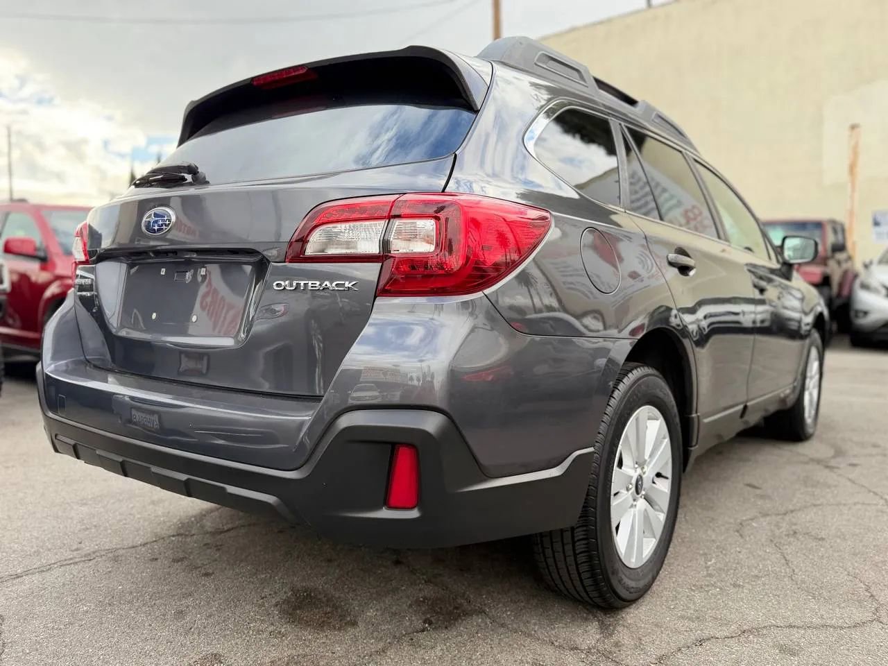 Used 2018 Subaru Outback 2.5i Premium image 19