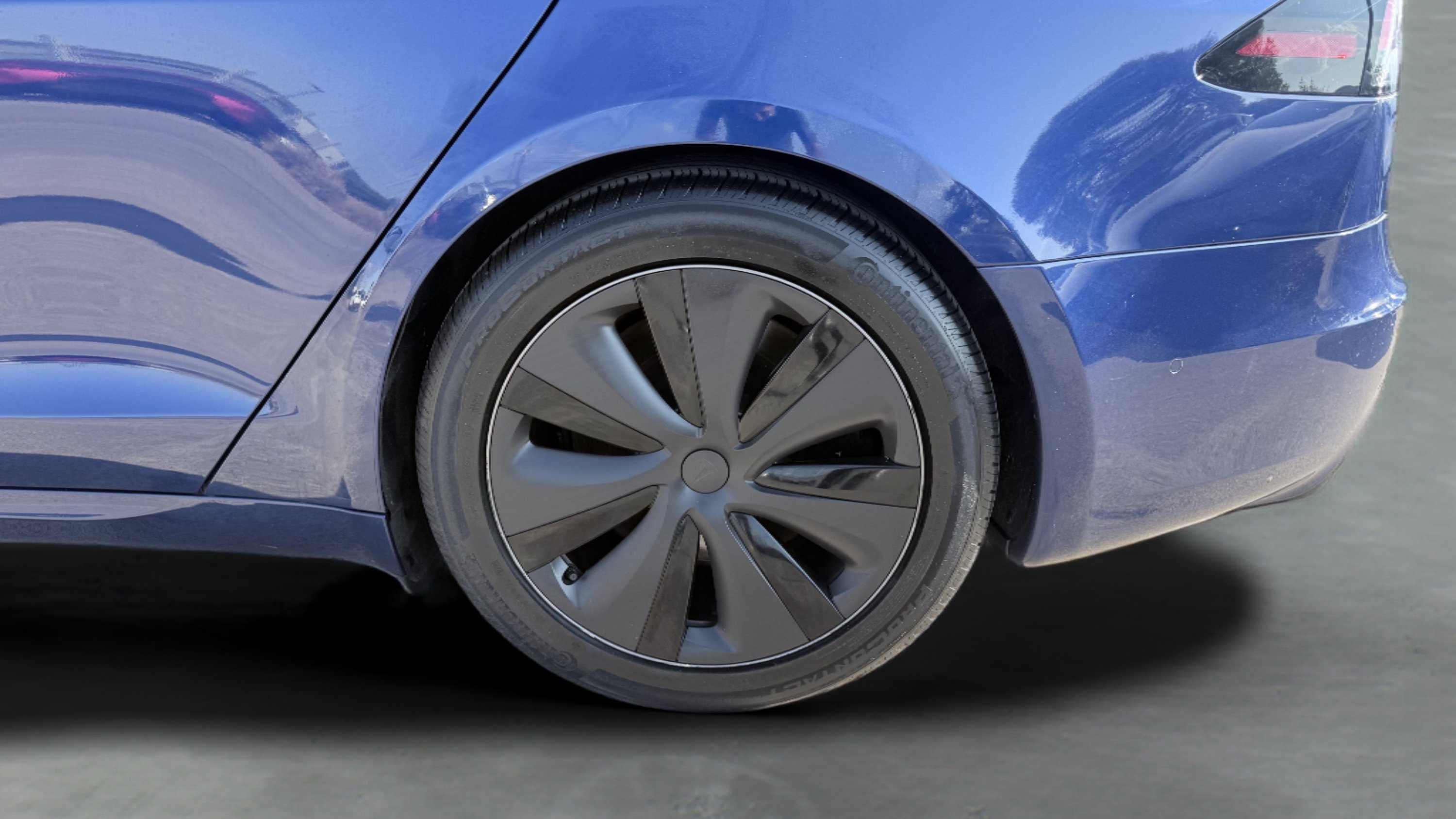 Used 2023 Tesla Model S AWD/4WD image 13