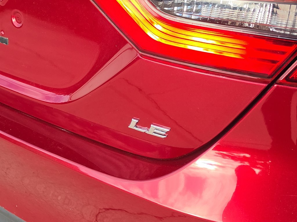 Used 2022 Toyota Camry LE FWD image 5
