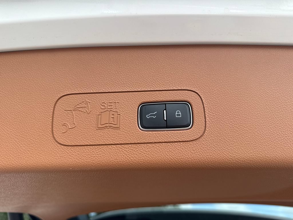 Used 2022 Lincoln Aviator Black Label AWD/4WD image 35