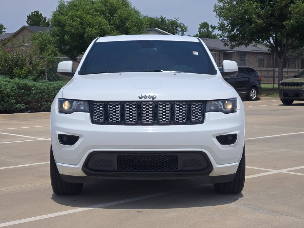Used 2021 Jeep Grand Cherokee Laredo X RWD image 2