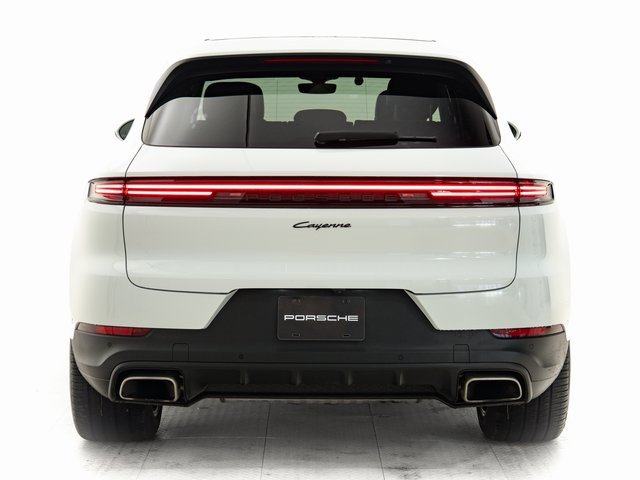 Used 2025 Porsche Cayenne image 34