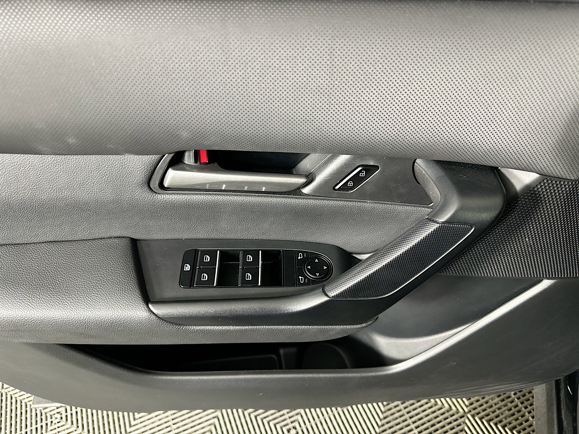 Used 2025 MAZDA CX-50 AWD 2.5 S w/ Preferred Package image 15