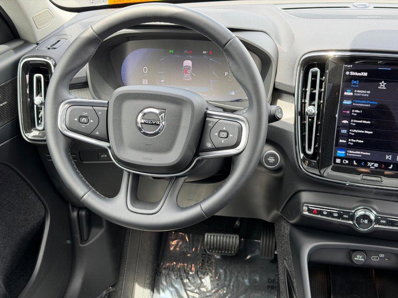 Certified 2025 Volvo XC40 B5 Plus AWD/4WD image 13