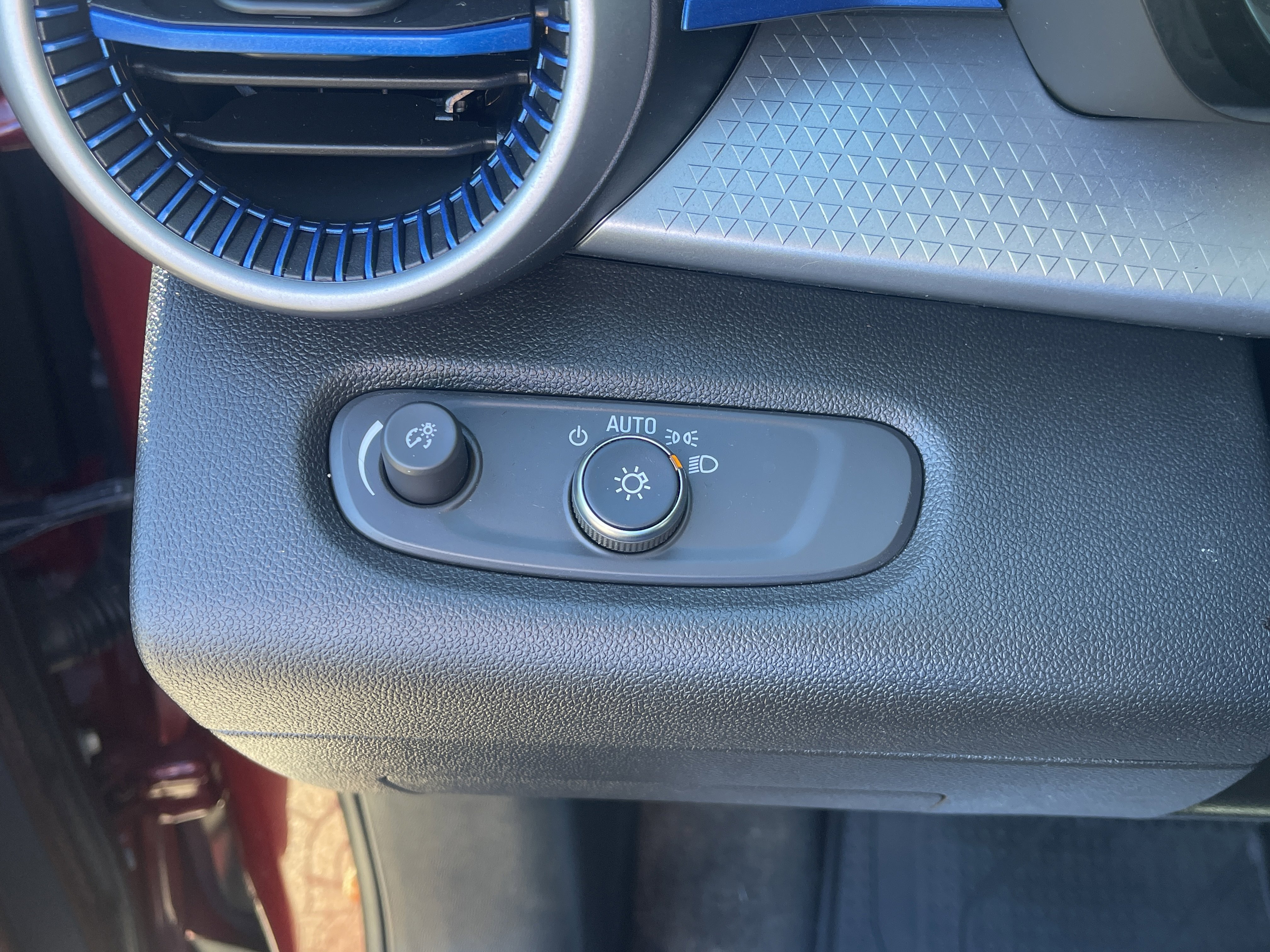 Used 2024 Chevrolet Trax LS w/ LS Convenience Package image 15