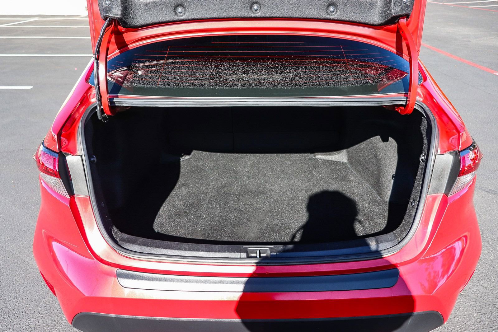 Certified 2020 Toyota Corolla LE image 32