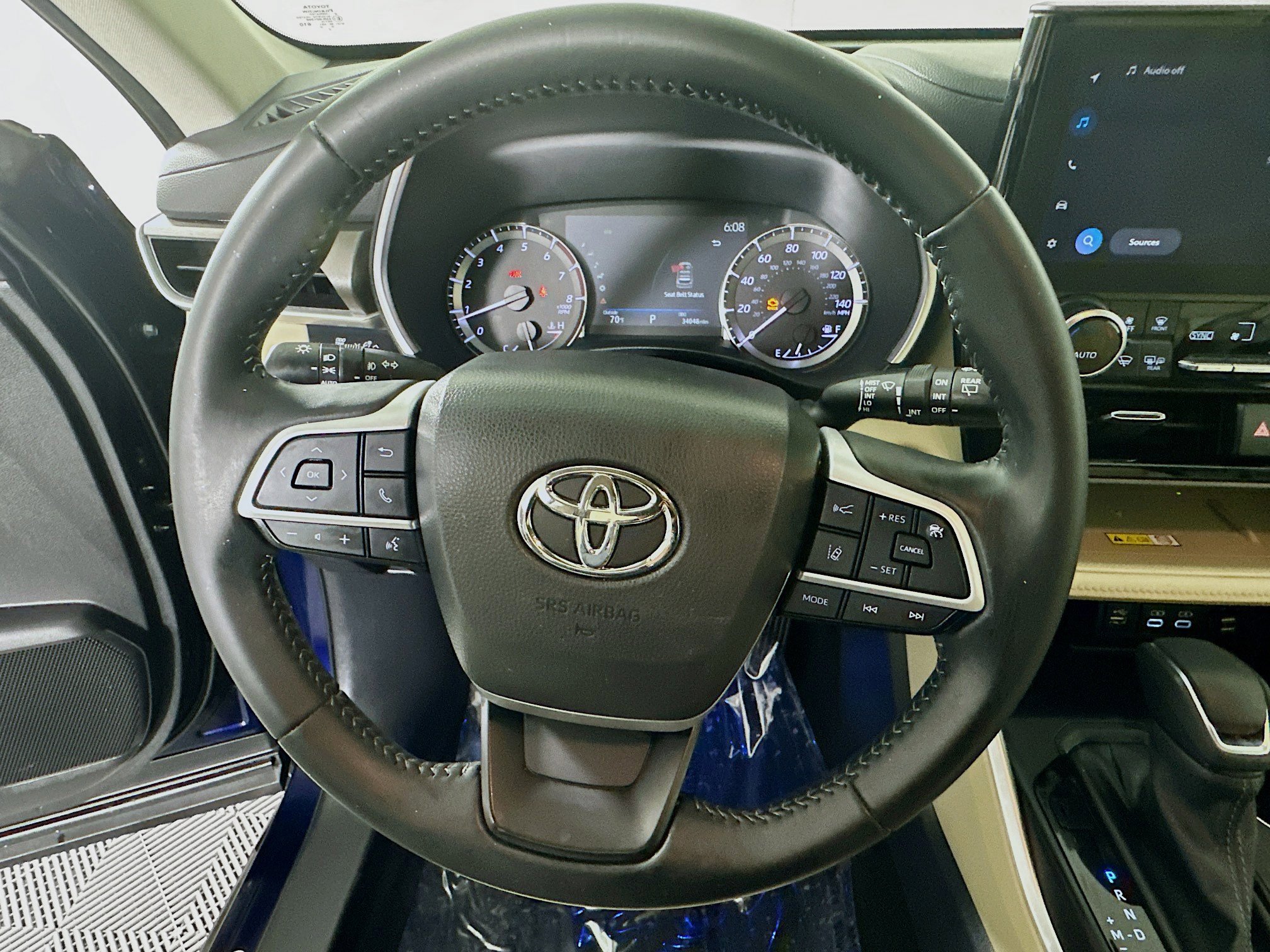 Used 2023 Toyota Highlander XLE image 15