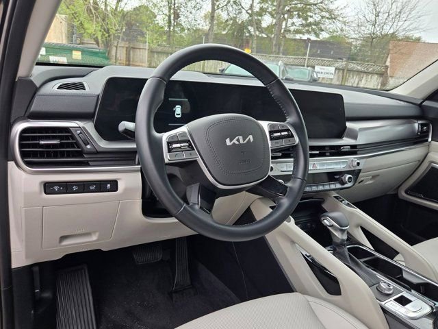 Used 2025 Kia Telluride S image 15