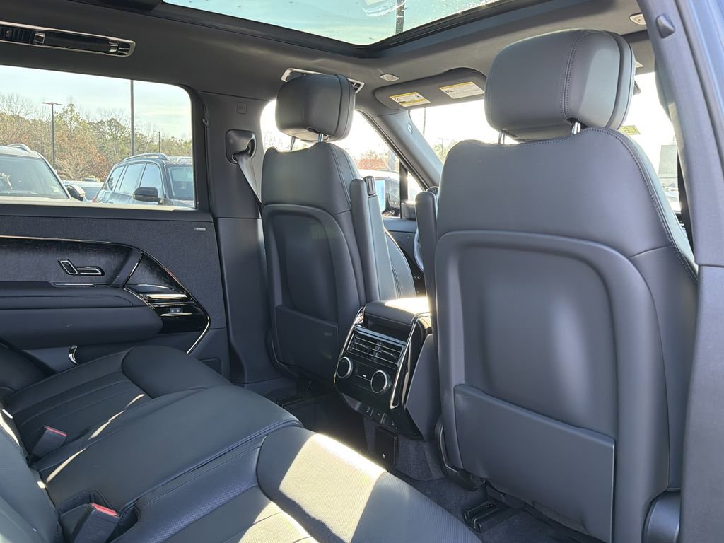 New 2026 Land Rover Range Rover Sport Dynamic SE image 16