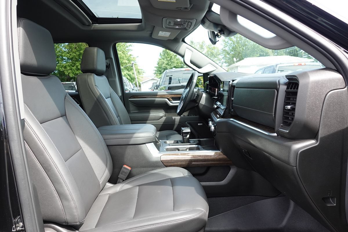 Used 2025 GMC Sierra 1500 Elevation w/ Elevation Premium Package AWD/4WD image 39