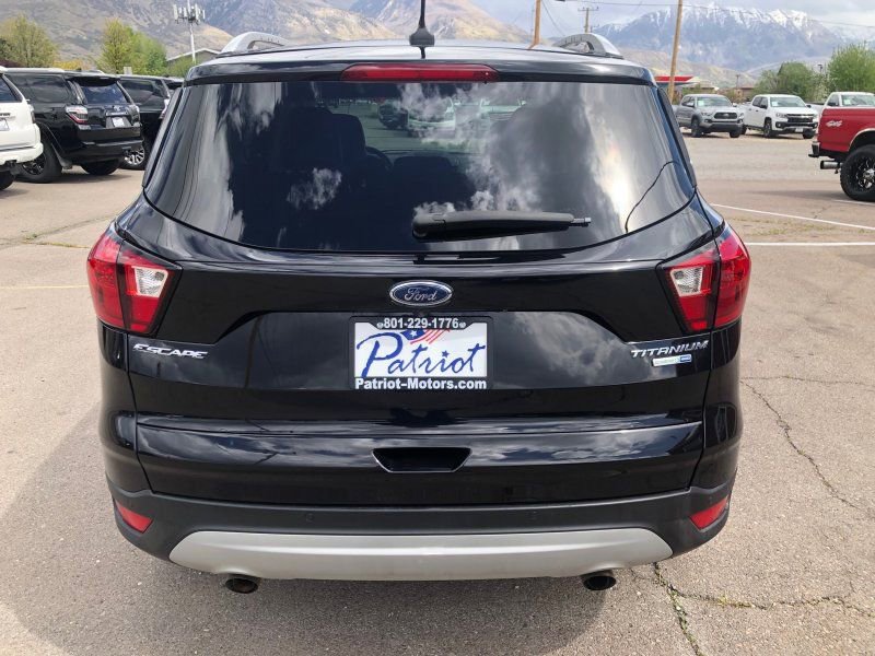 Used 2019 Ford Escape Titanium AWD/4WD image 4