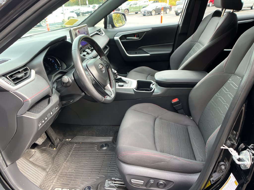Used 2023 Toyota RAV4 SE w/ Weather & Moonroof Package AWD/4WD image 9