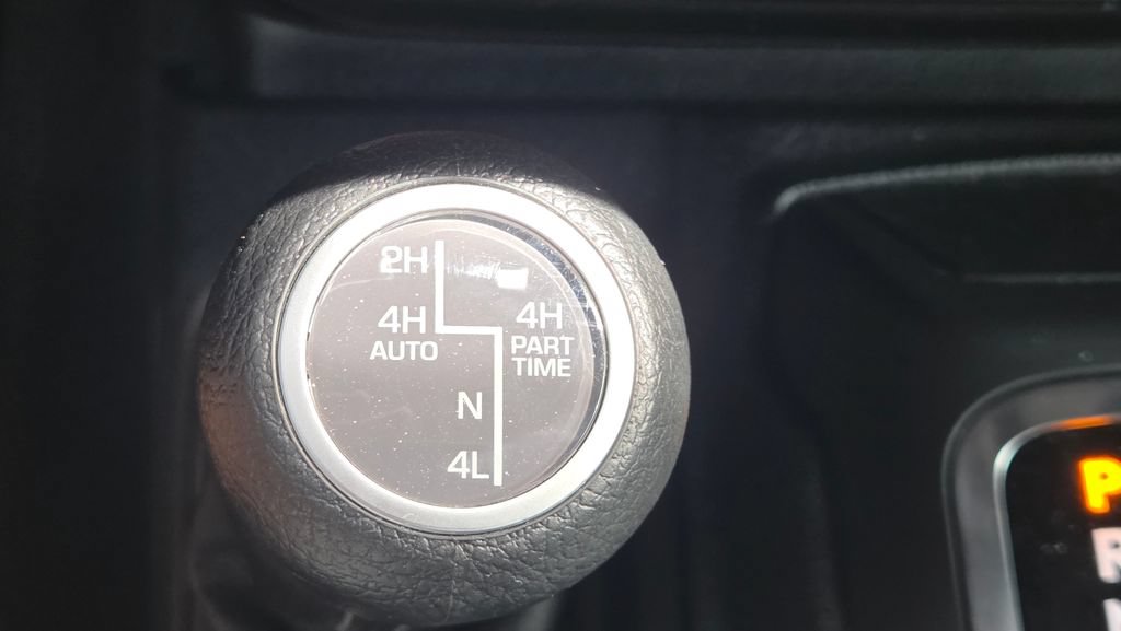 Used 2024 Jeep Wrangler Unlimited AWD/4WD image 30