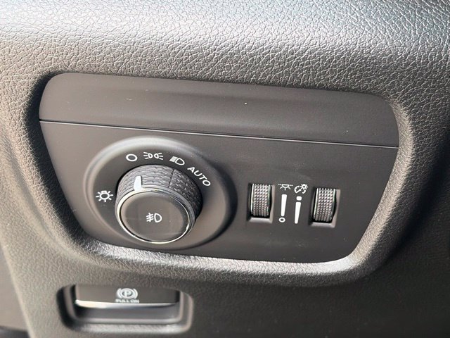New 2026 Jeep Grand Cherokee Limited w/ Limited Altitude Package AWD/4WD image 27