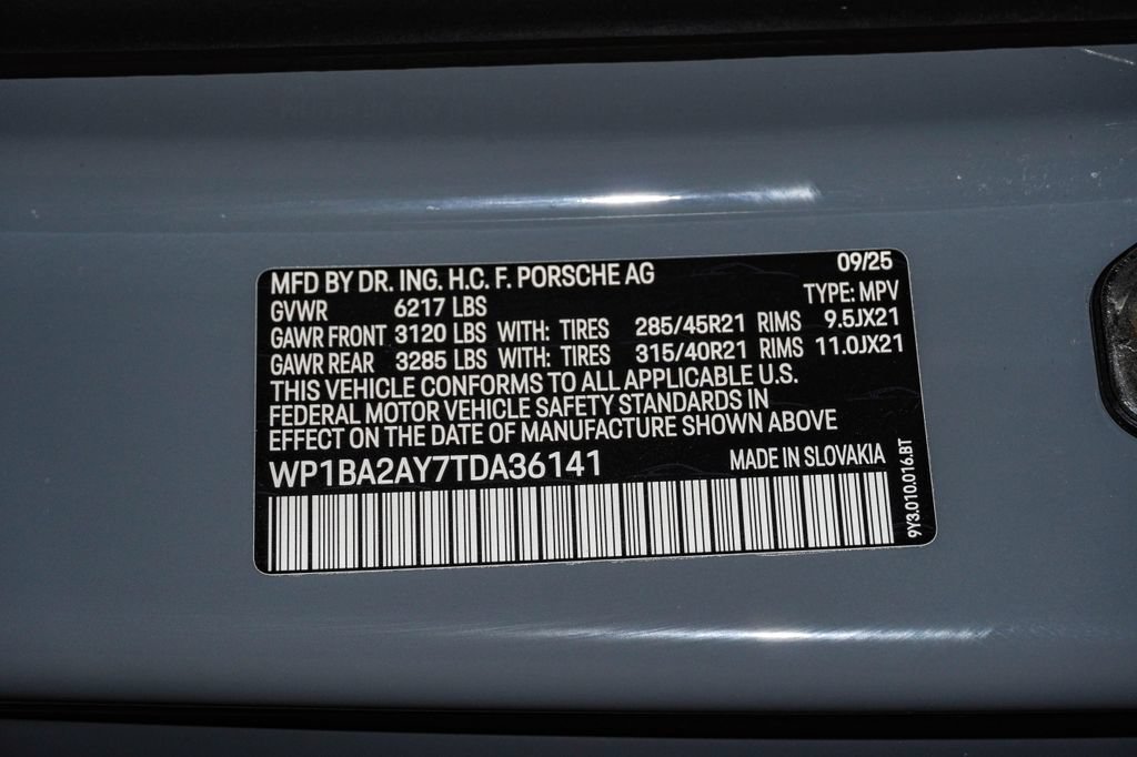 Certified 2026 Porsche Cayenne Coupe AWD/4WD image 30