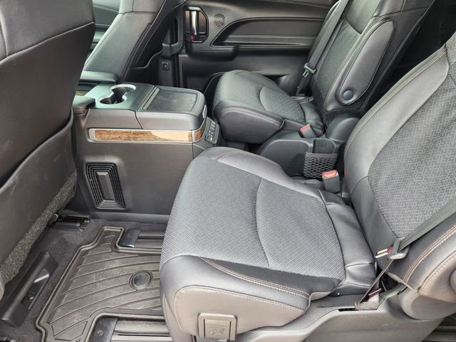 New 2026 Toyota Sienna Platinum image 24