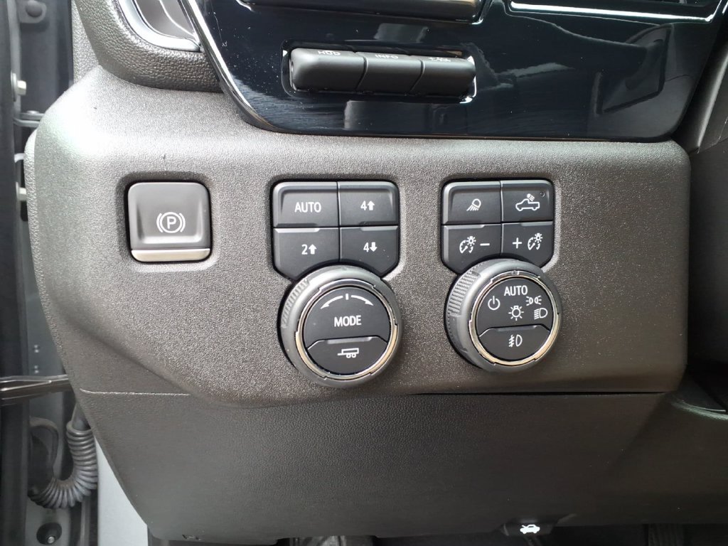 Certified 2023 Chevrolet Silverado 1500 High Country w/ High Country Premium Package AWD/4WD image 22