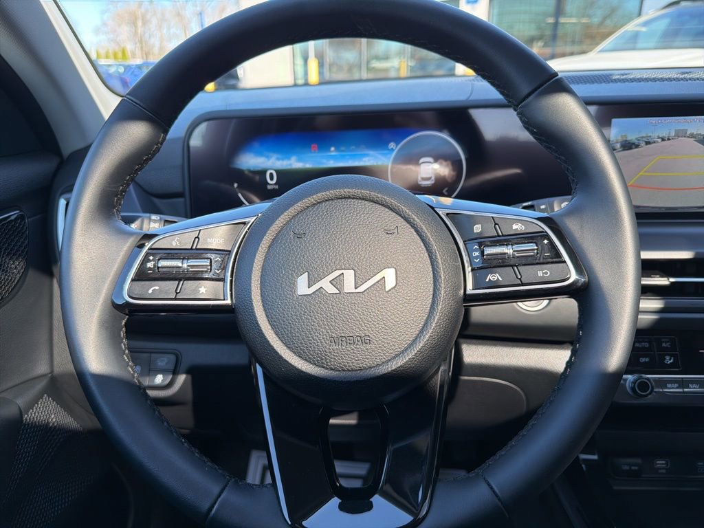 Used 2025 Kia Seltos EX w/ EX Sunroof Package image 36