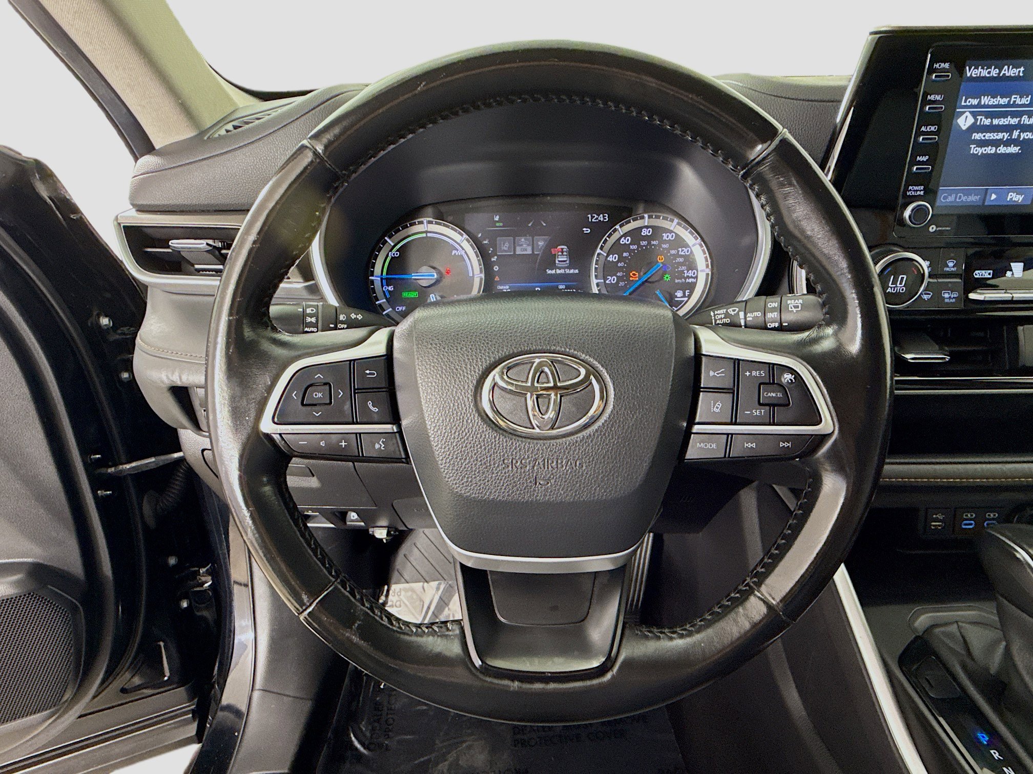 Used 2022 Toyota Highlander Bronze Edition FWD image 11