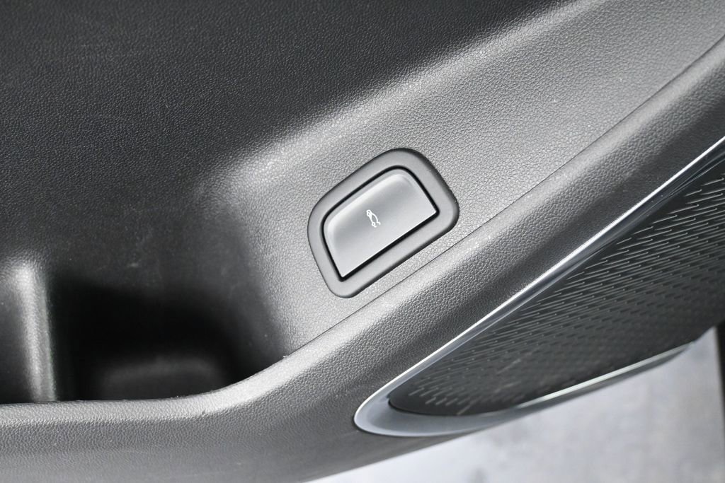 Used 2025 GMC Acadia Elevation FWD image 30