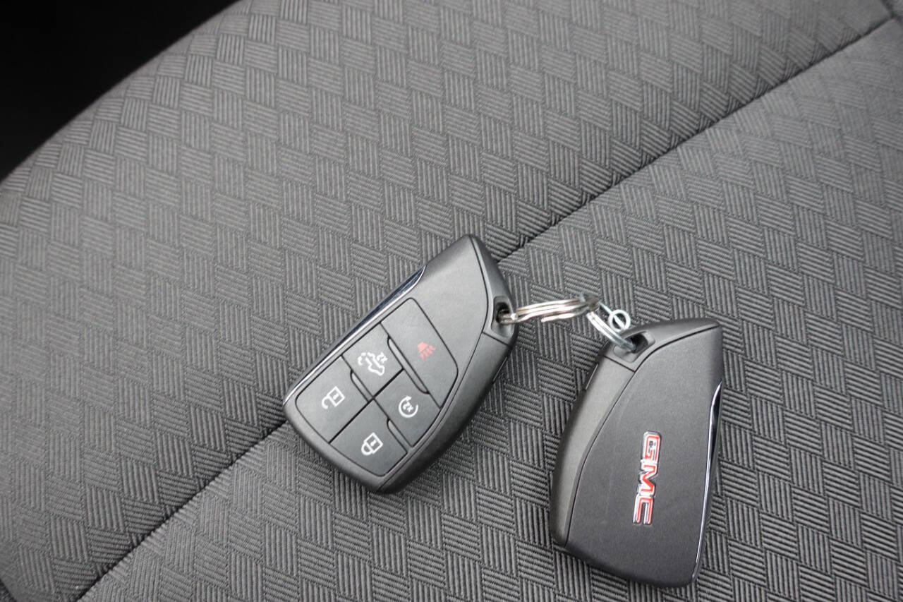 Used 2023 GMC Sierra 1500 Elevation image 44