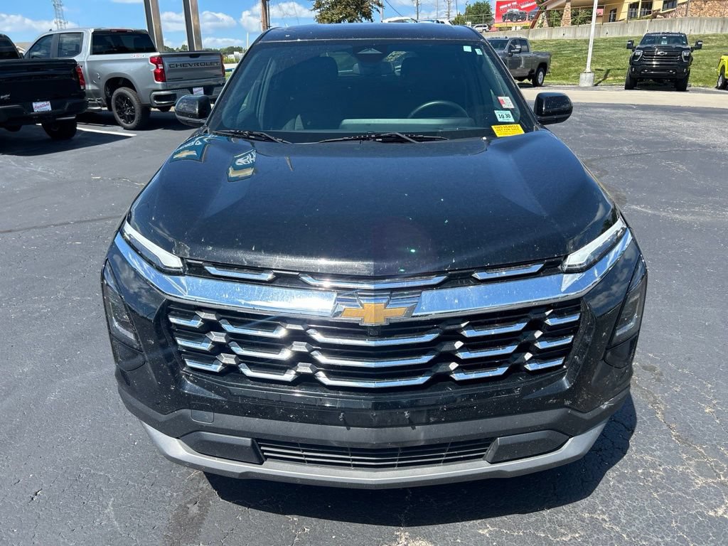 Used 2026 Chevrolet Equinox LT AWD/4WD image 2