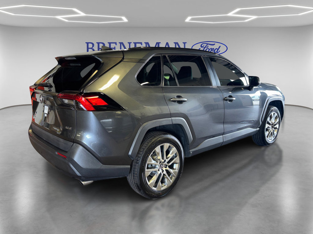 Used 2019 Toyota RAV4 XLE Premium FWD image 6