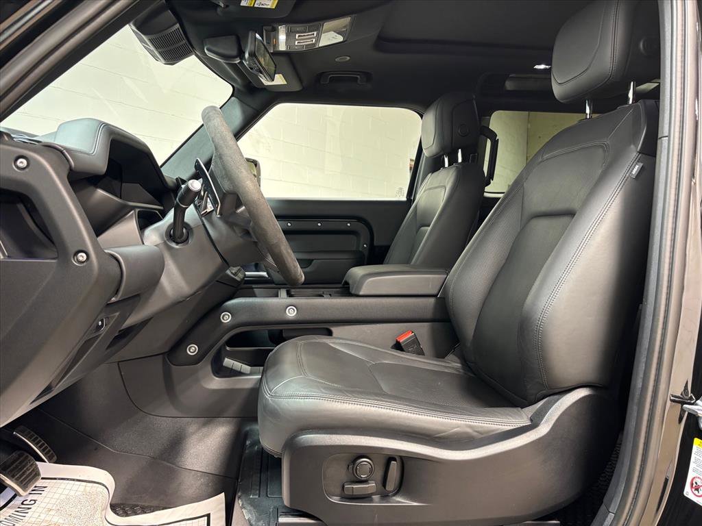 Used 2024 Land Rover Defender 90 V8 image 25