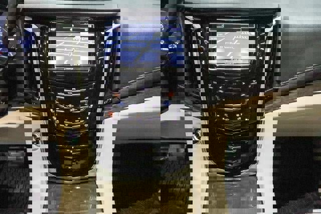 Used 2020 Cadillac Escalade Premium Luxury image 16