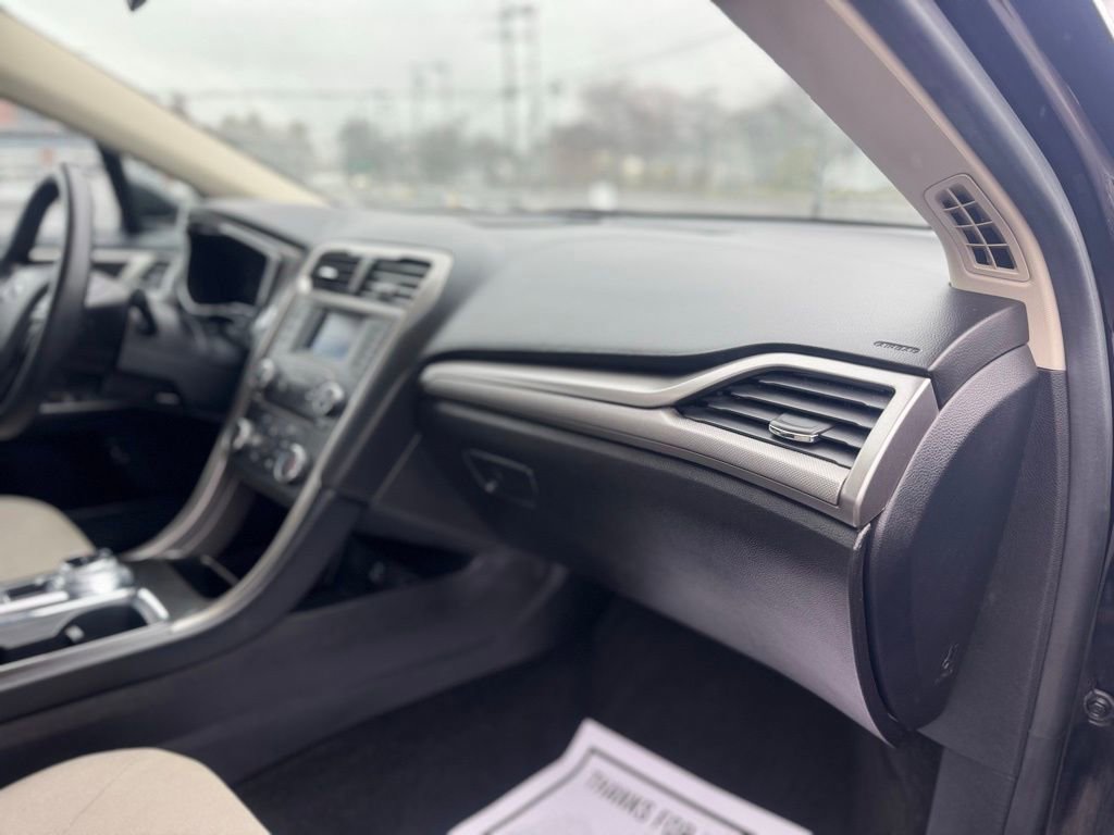 Used 2018 Ford Fusion S FWD image 31