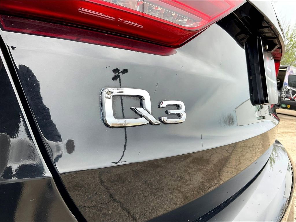 Used 2021 Audi Q3 2.0T Premium w/ Convenience Package AWD/4WD image 24