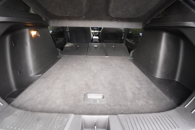 Used 2024 Chevrolet Trax RS w/ Sunroof Package FWD image 24