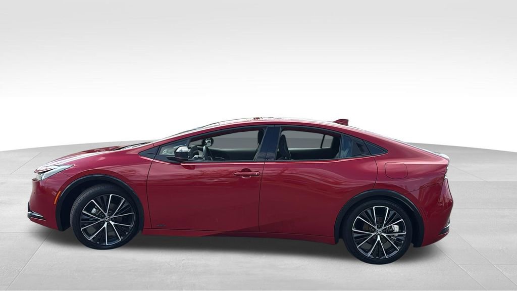 Used 2024 Toyota Prius XLE image 4