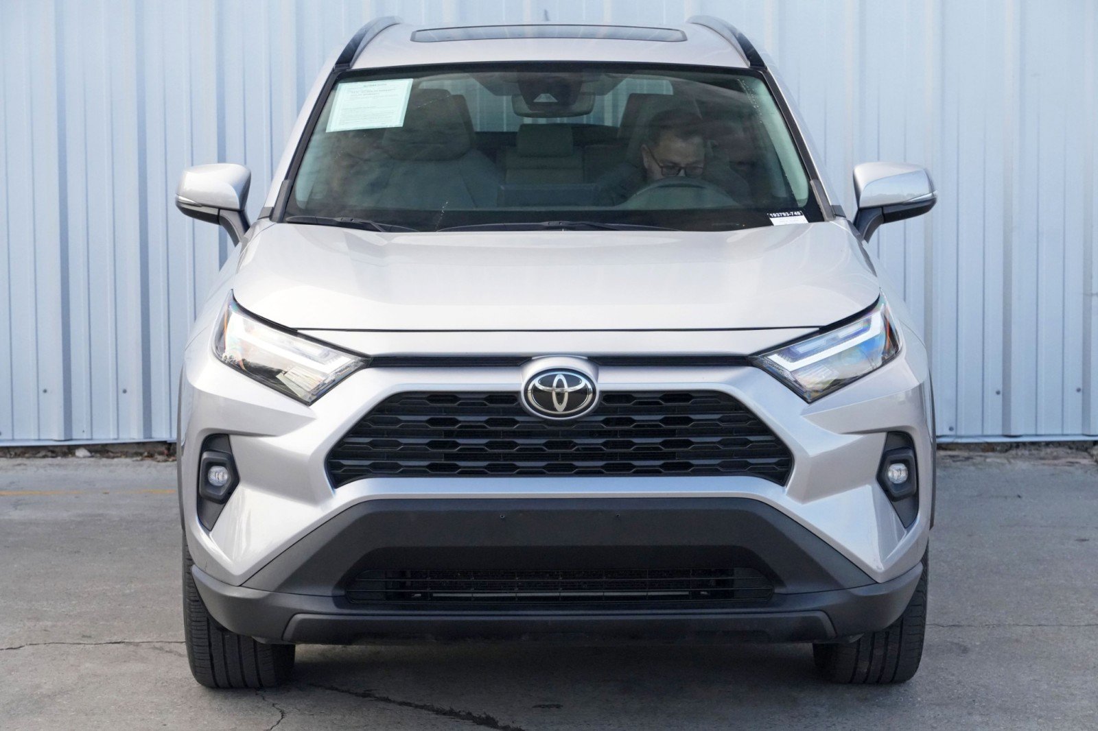 Used 2022 Toyota RAV4 XLE Premium image 44