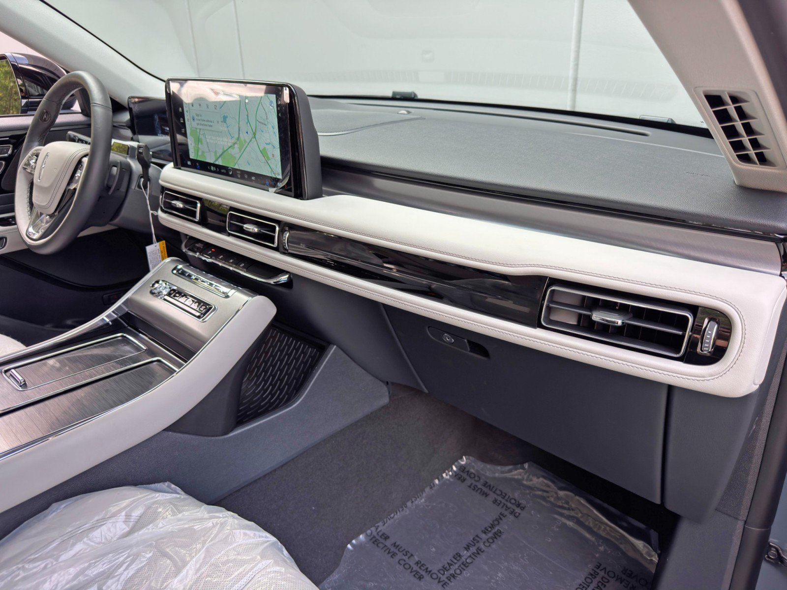 Used 2026 Lincoln Aviator AWD image 15