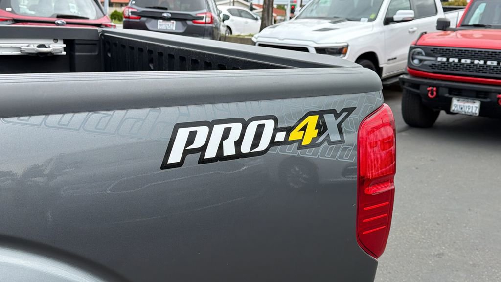 Used 2016 Nissan Frontier PRO-4X image 11