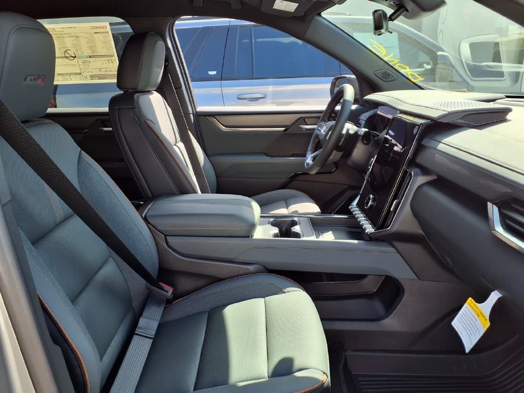 New 2027 GMC Acadia AT4 w/ Luxury Package AWD/4WD image 6