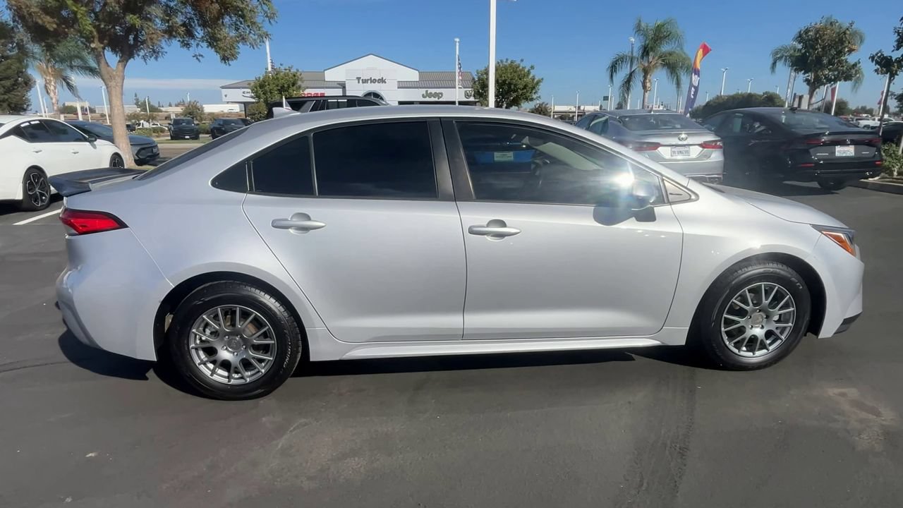 Used 2022 Toyota Corolla LE FWD image 8