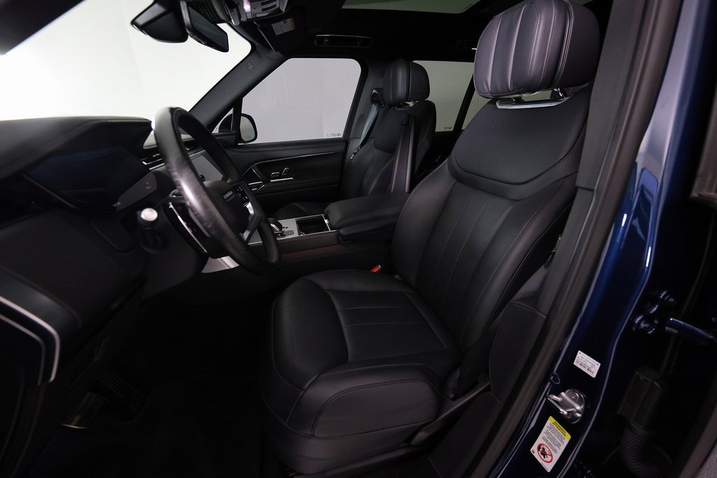 Used 2025 Land Rover Range Rover SE image 18