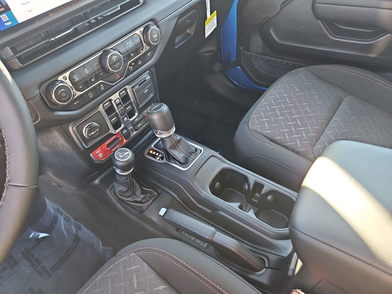 New 2025 Jeep Gladiator Mojave w/ Safety Group image 30