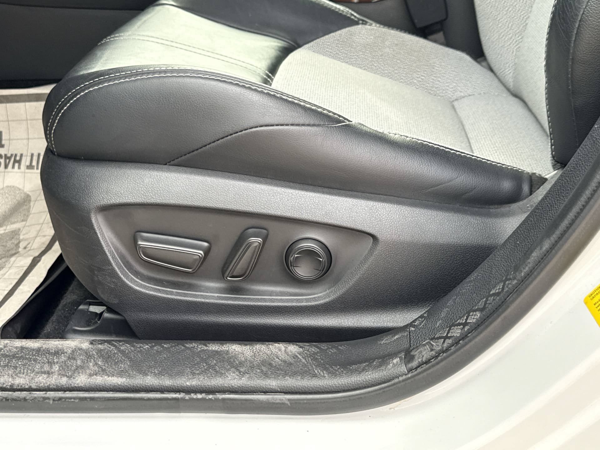 Certified 2025 Toyota Corolla XSE FWD image 14
