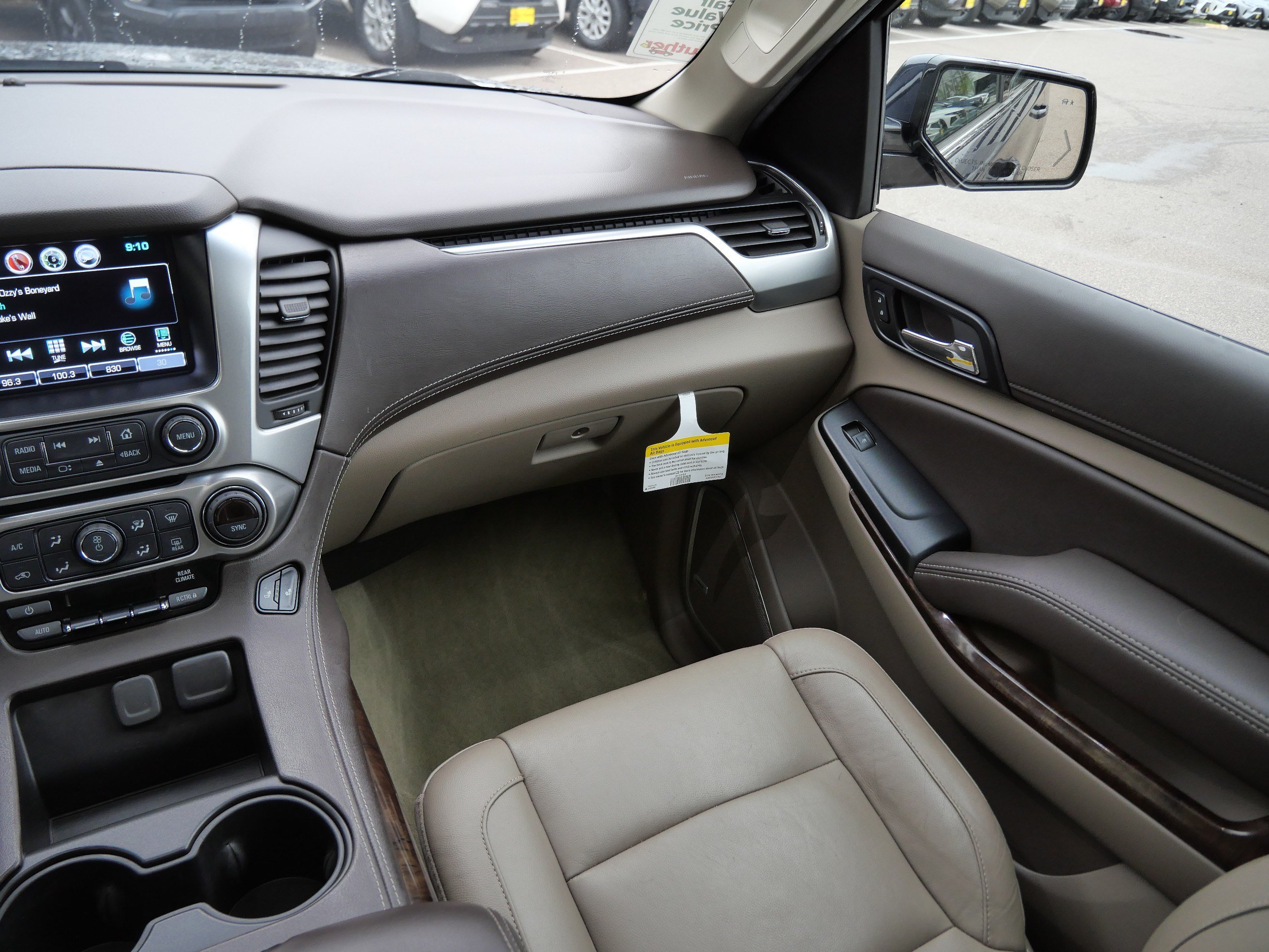Used 2019 Chevrolet Tahoe LT w/ Luxury Package AWD/4WD image 11