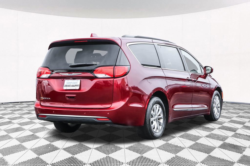 Used 2017 Chrysler Pacifica Touring-L image 11