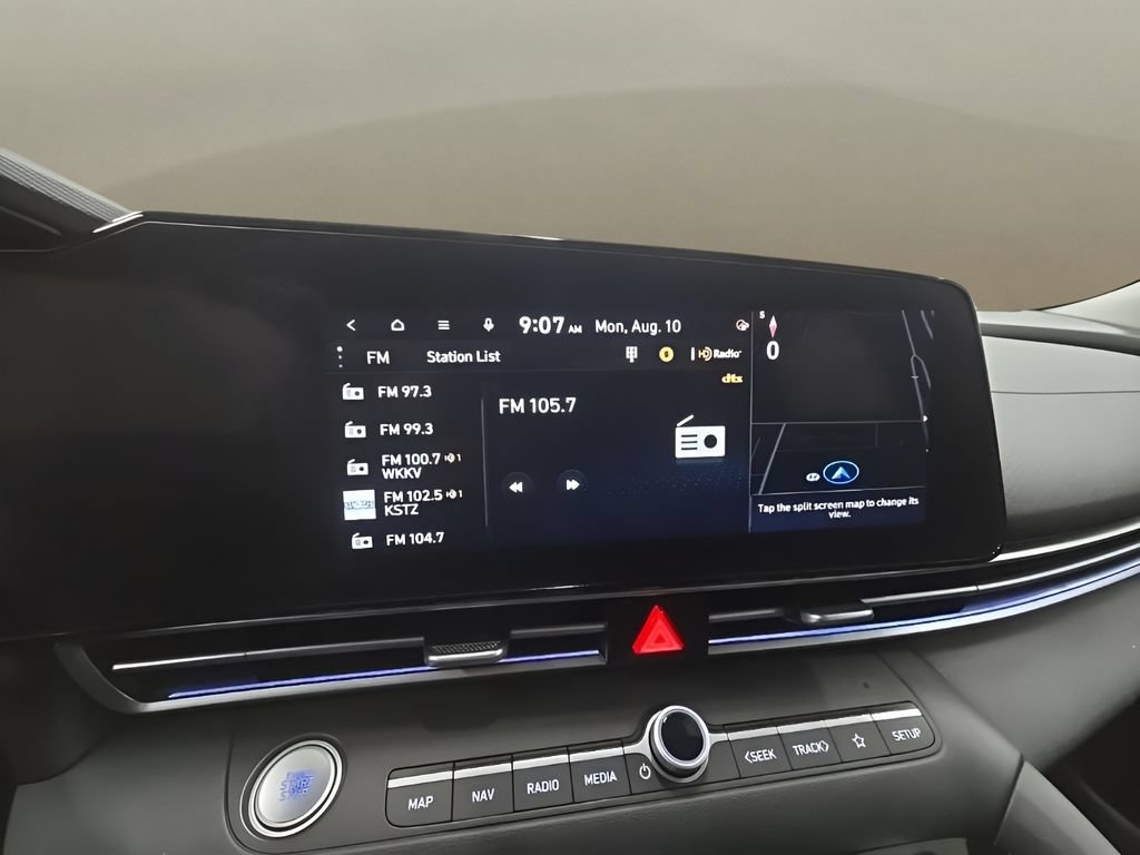 Certified 2025 Hyundai Elantra Limited FWD image 31