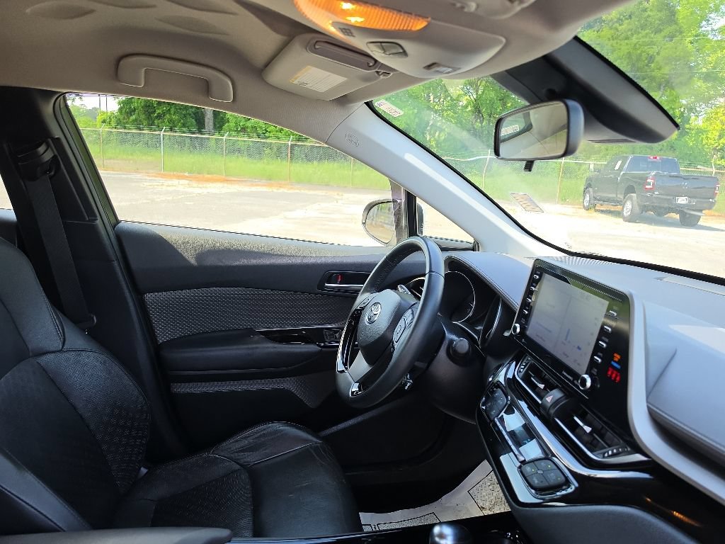 Used 2021 Toyota C-HR Limited FWD image 33