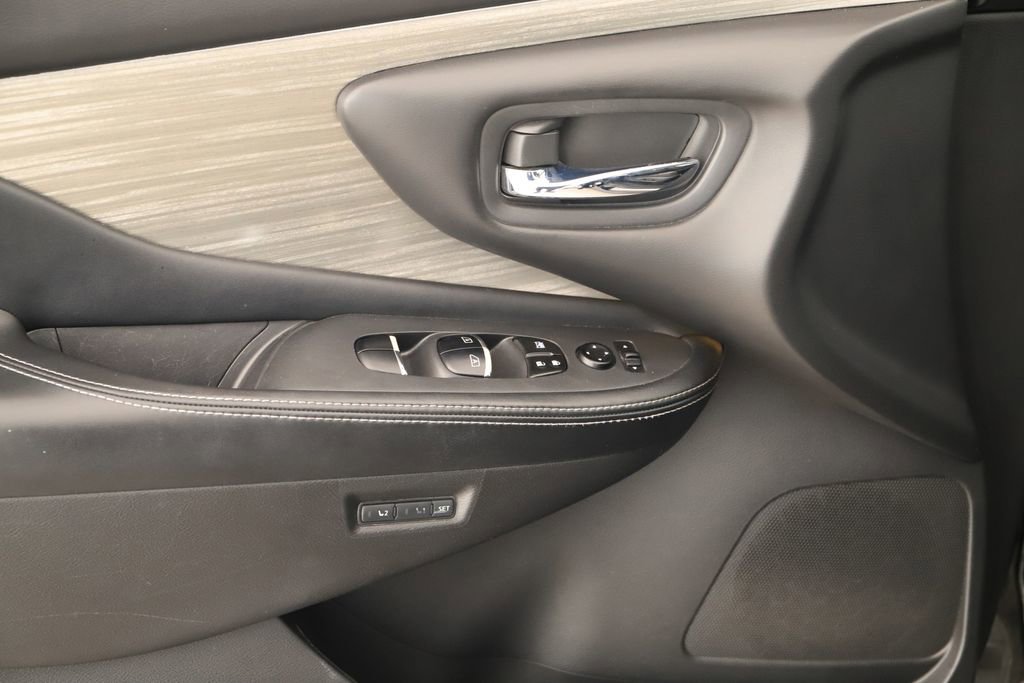Used 2017 Nissan Murano Platinum w/ Platinum Technology Package FWD image 23