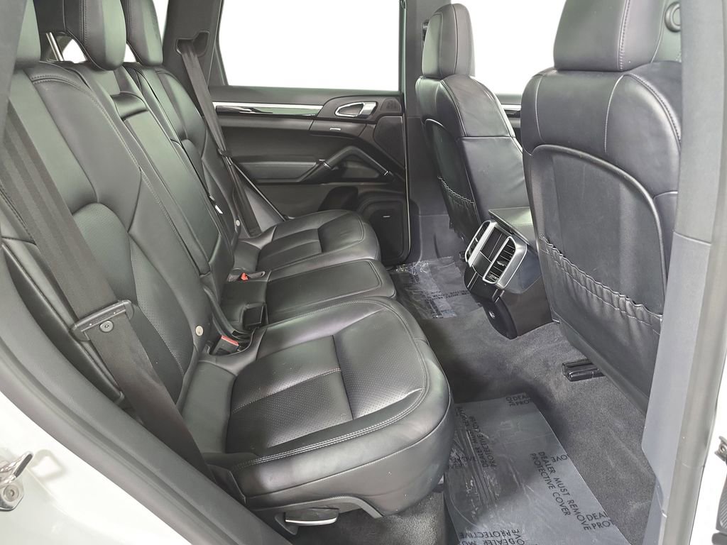 Used 2017 Porsche Cayenne S Platinum AWD/4WD image 26